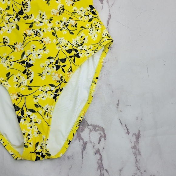 La Blanca One Piece Womens 4 6 Small Swim Yellow Floral Bathing Suit Ruched - Picture 4 of 14